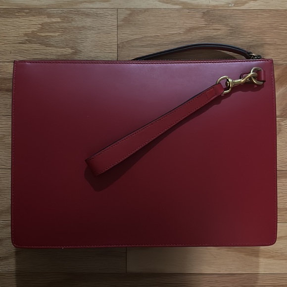 BRAND NEW GUCCI PORTFOLIO WITH DETACHABLE WRIST STRAP - Picture 2 of 3